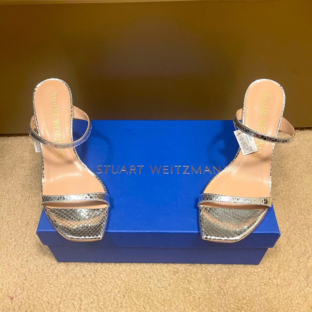 Very pretty sandals/mid-heel Stuart Weitzman’s!